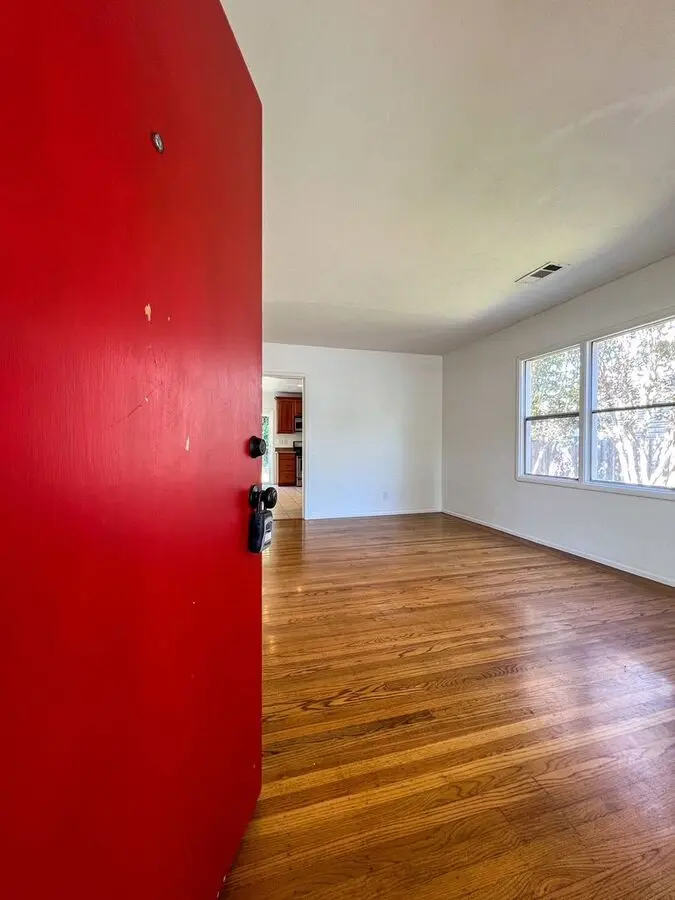 Charming 2-bedroom Home With Large Fenced Yard In Napa photo 5