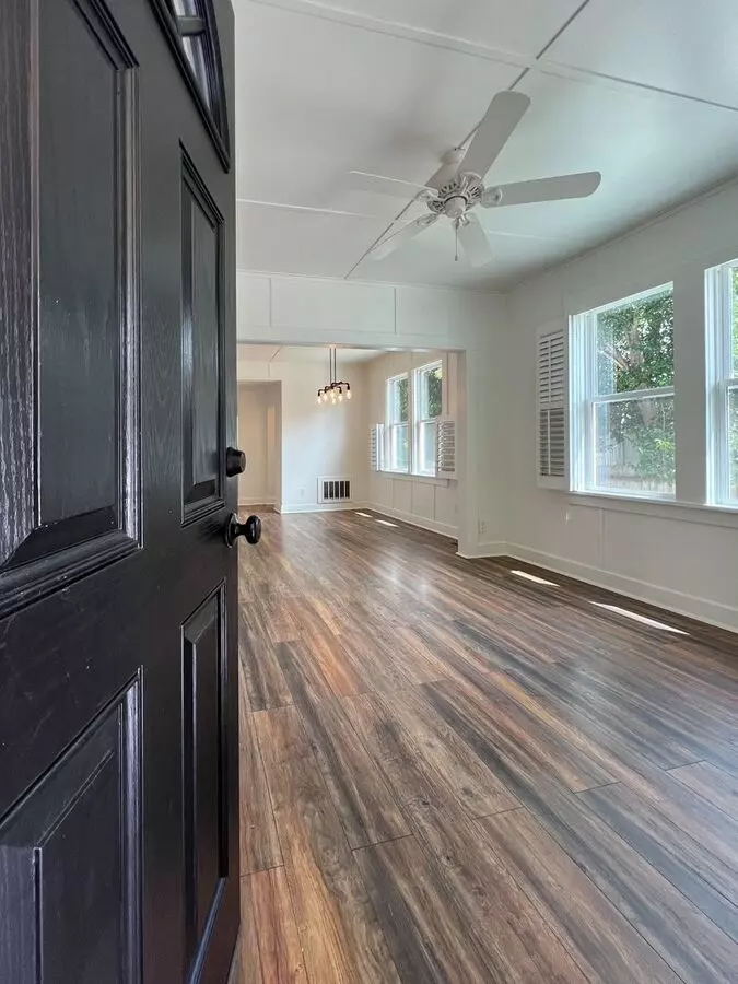 934 Clinton St Napa, CA 94559 photo 5