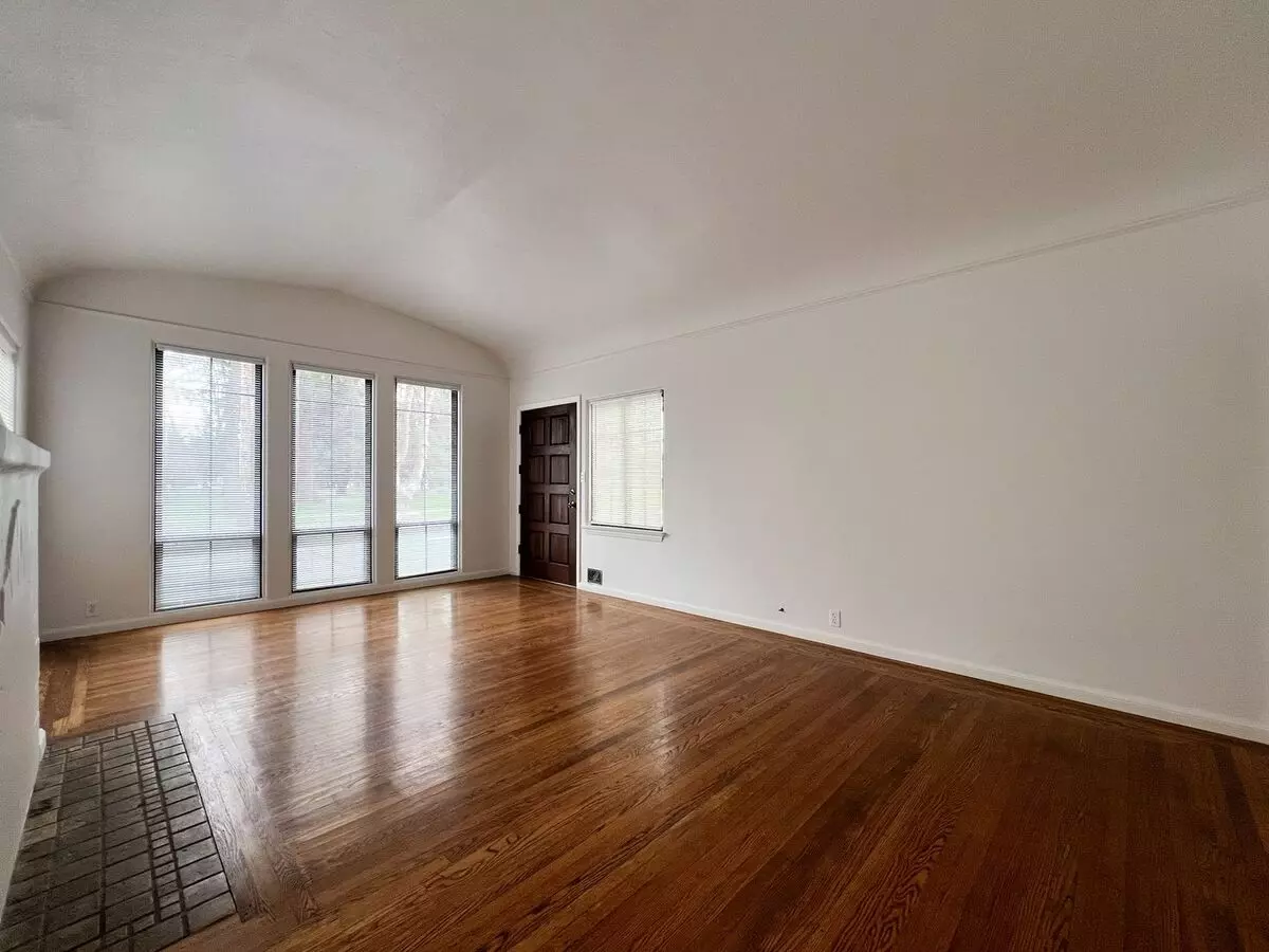 619 Jefferson St Napa, CA 94559 photo 4