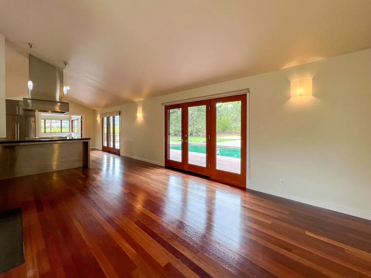 Stunning Three Bedroom Napa Home On Extra Large Lot photo 5
