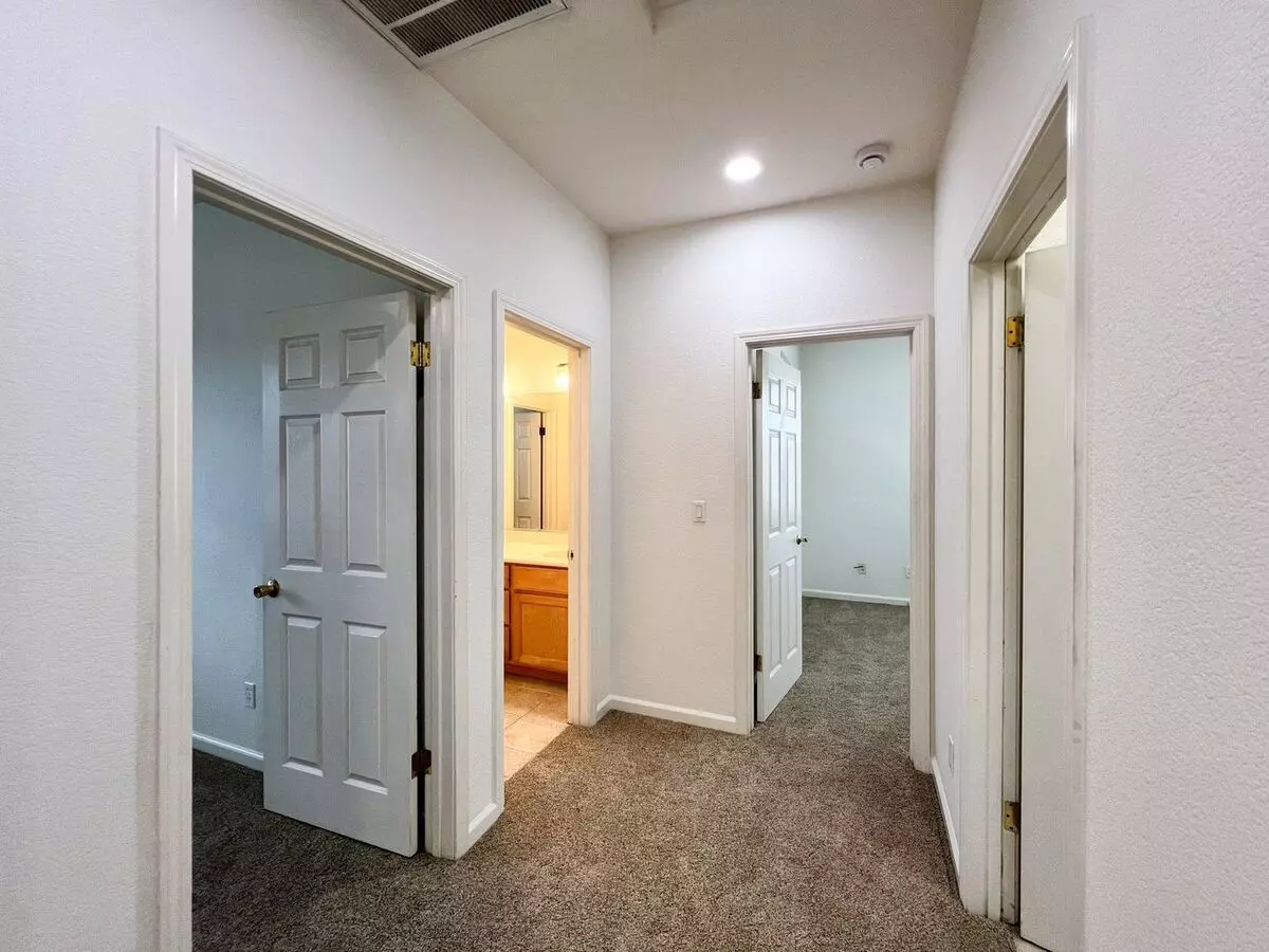 905 Elwood Ct Napa, CA 94559 photo 4