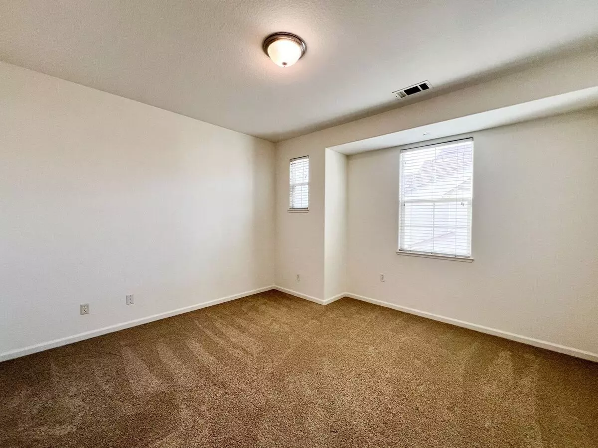 905 Elwood Ct Napa, CA 94559 photo 5