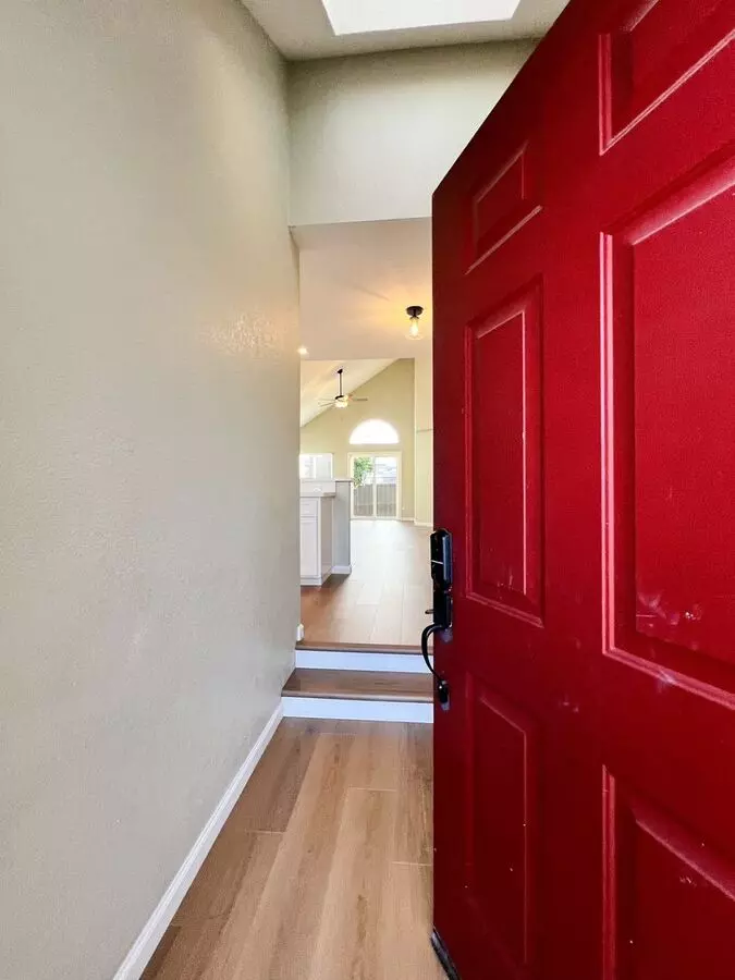 14 Valley W Cir Napa, CA 94558