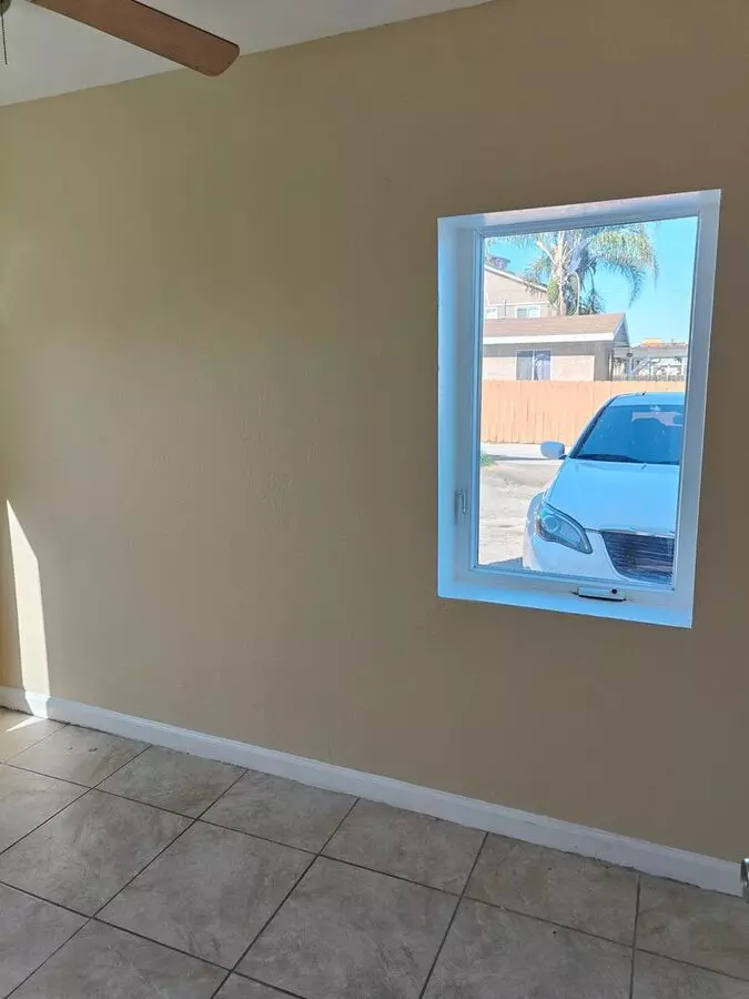 1733 L Ave National City, CA 91950 photo 5