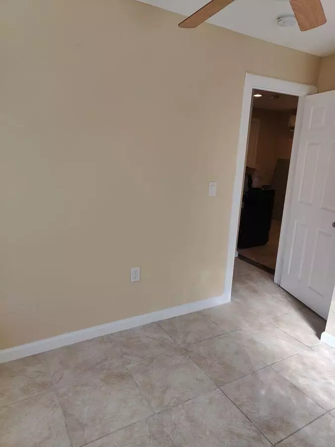 1733 L Ave National City, CA 91950 photo 3