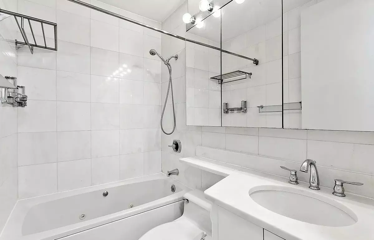1&amp;#8209;bedroom, 1&amp;#8209;bath Condominium Residence,24/7 Doorman &amp; Concierge Servi photo 5