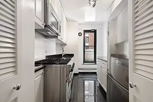 116 Central Park South photo 3