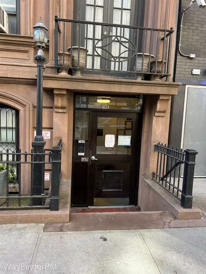 118 East 18th Street photo 4