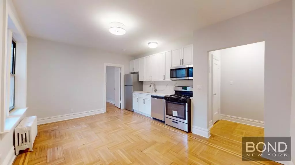 1793 Riverside Drive photo 5