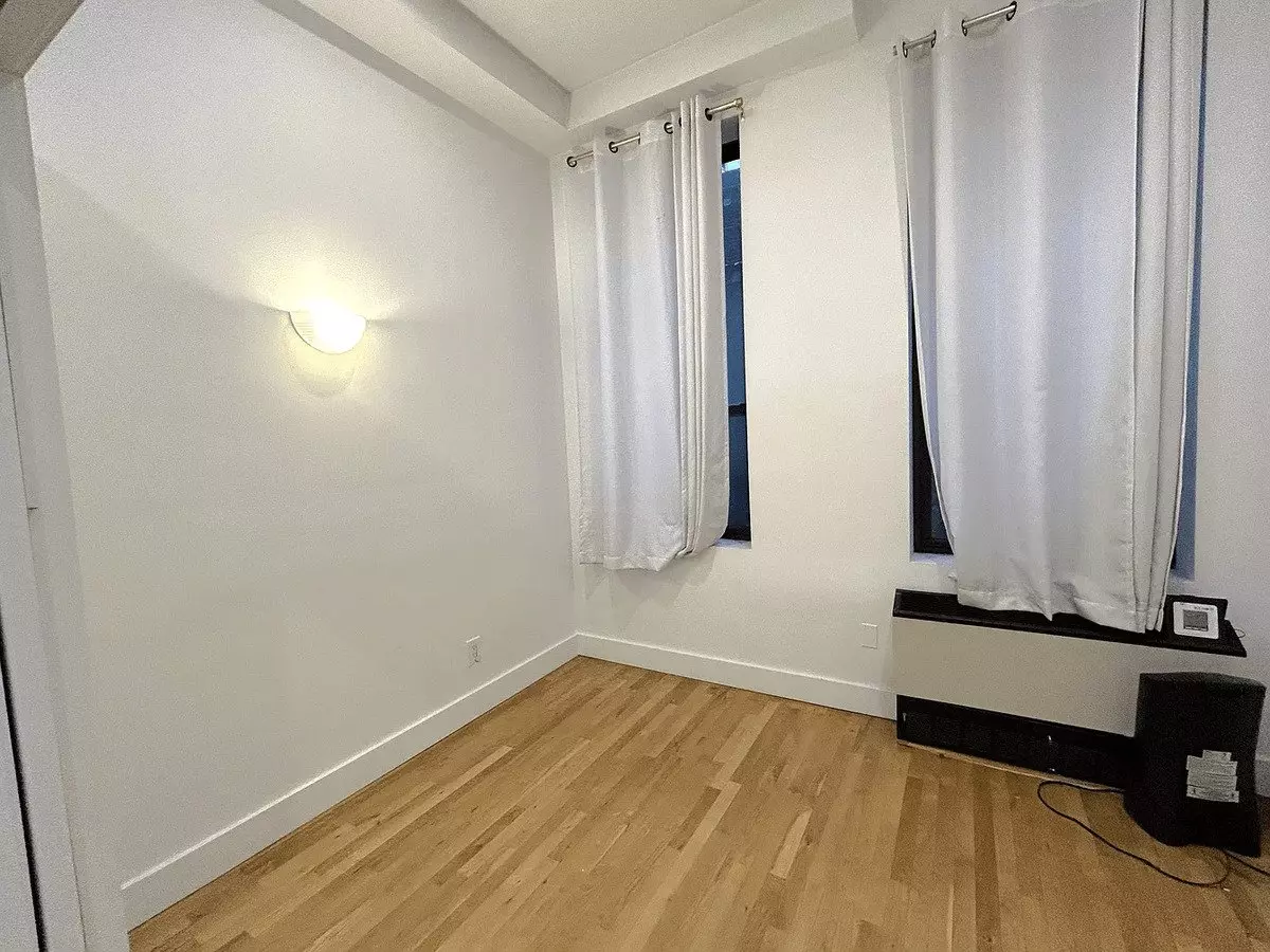 1br With A Loft. Featuring photo 3