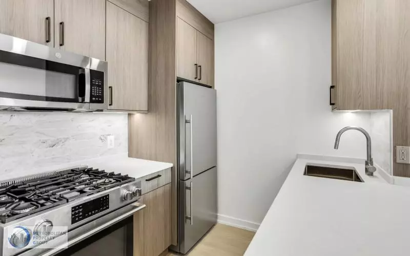 200 West 60th Street photo 3