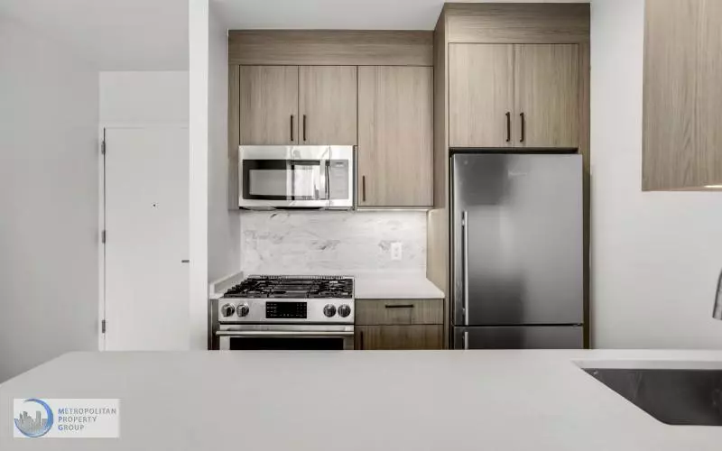 200 West 60th Street photo 4