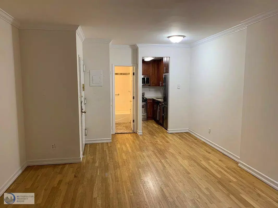 210 West 104th Street photo 5