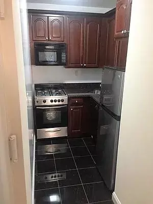 2708 Broadway photo 3