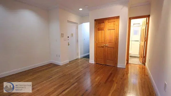 2708 Broadway photo 5