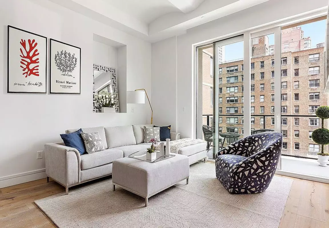 313 East 61st Street photo 4