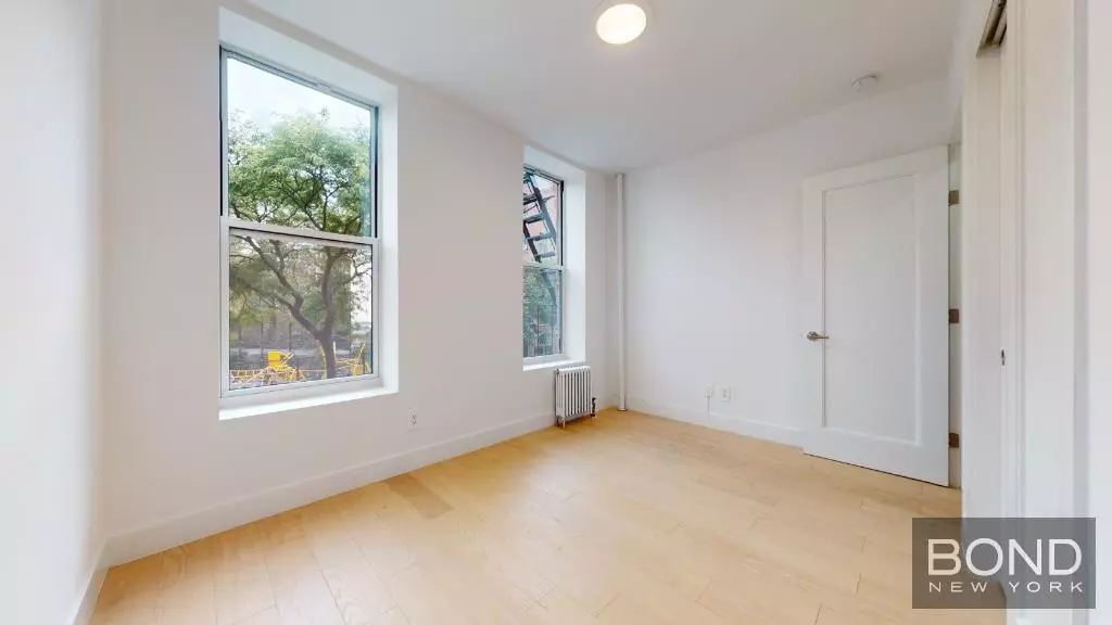 321 East 12th Street photo 4