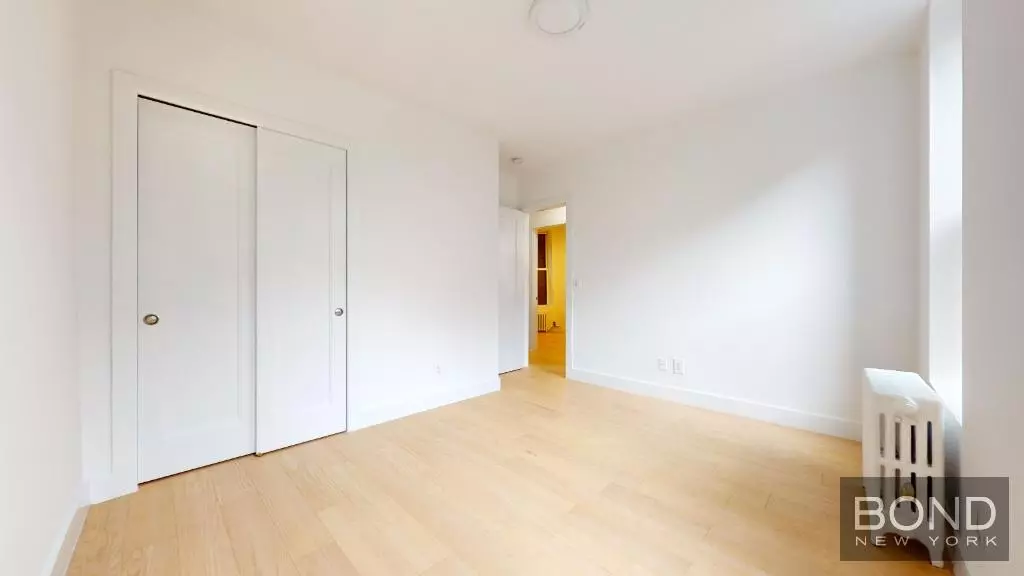 321 East 12th Street photo 3