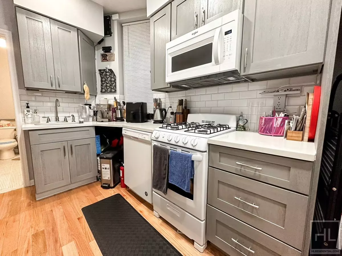 329 East 88th Street photo 5