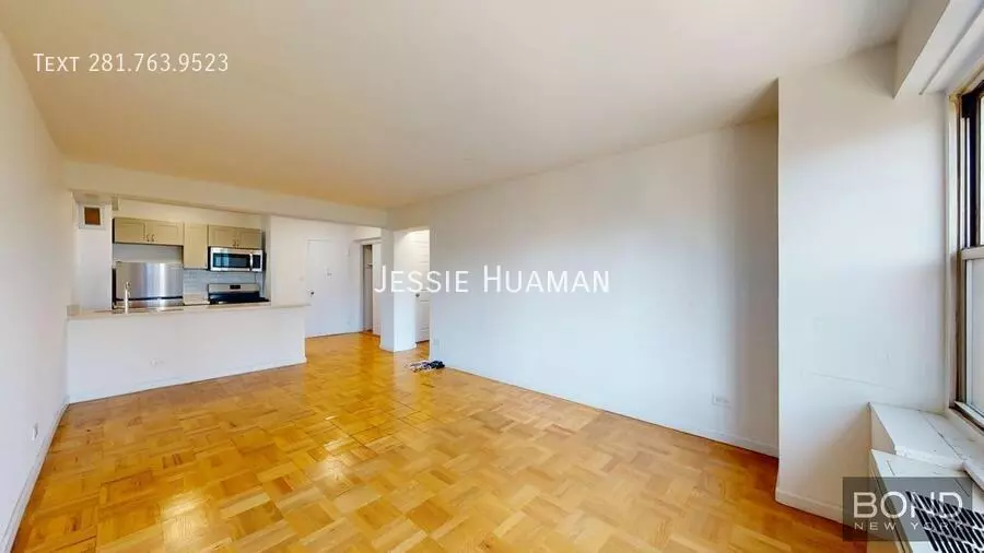 33 Greenwich Avenue photo 3