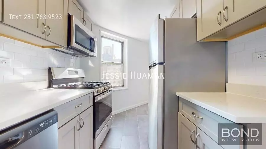 33 Greenwich Avenue photo 4