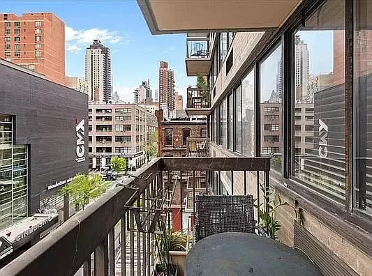Stunning One-bedroom Condo Boasts Sleek Hardwood Floors!!! photo 4