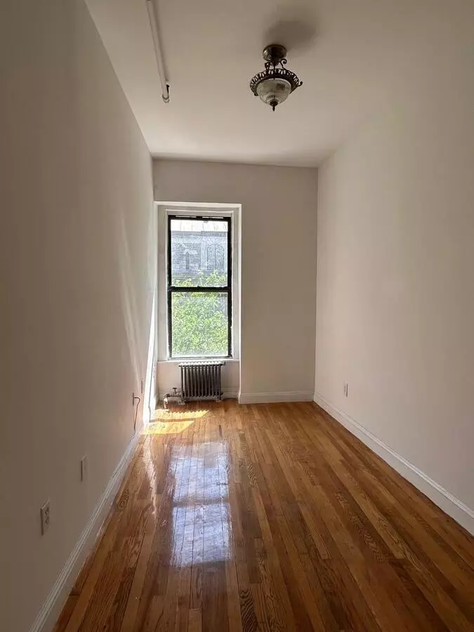 25 West 68th Street photo 3