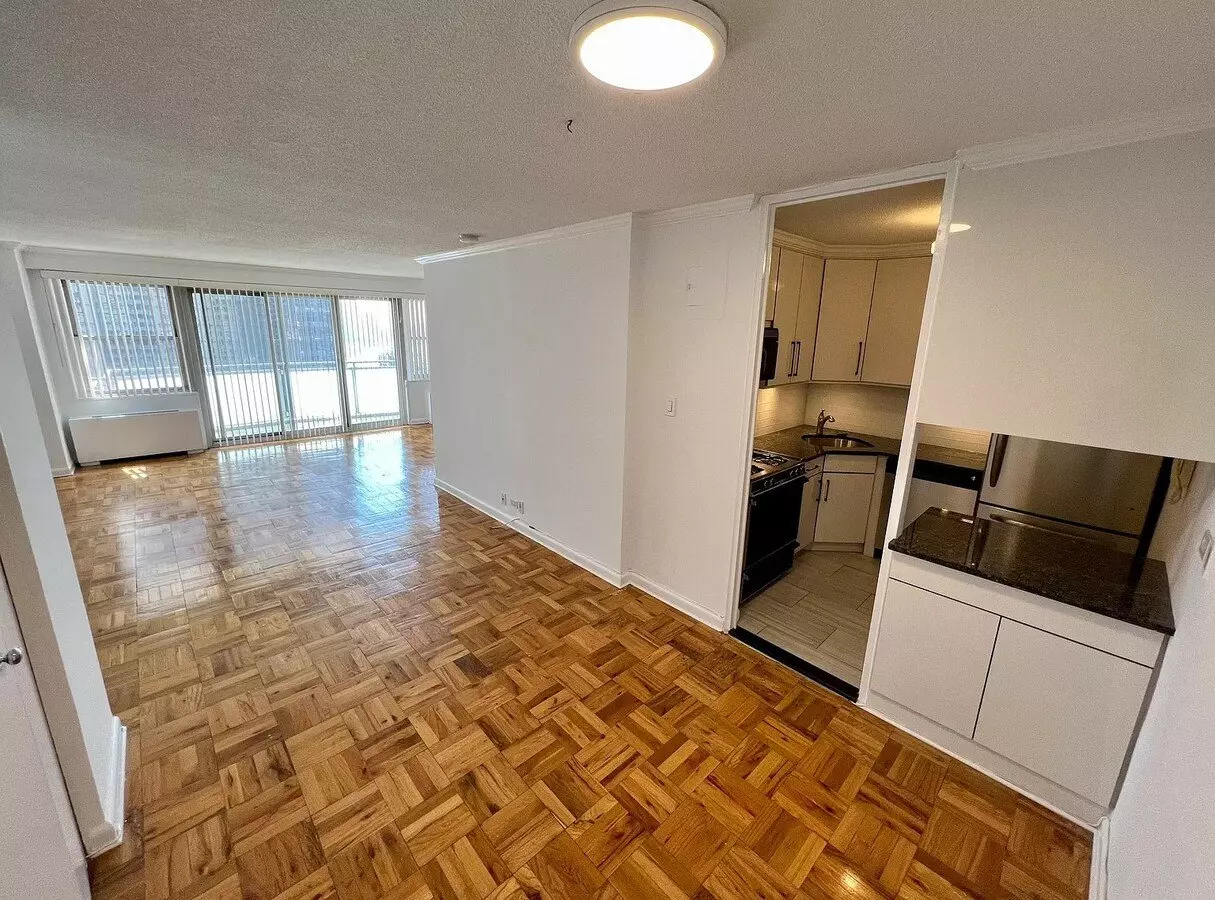 1 Bedroom Looking Out On The East River photo 2