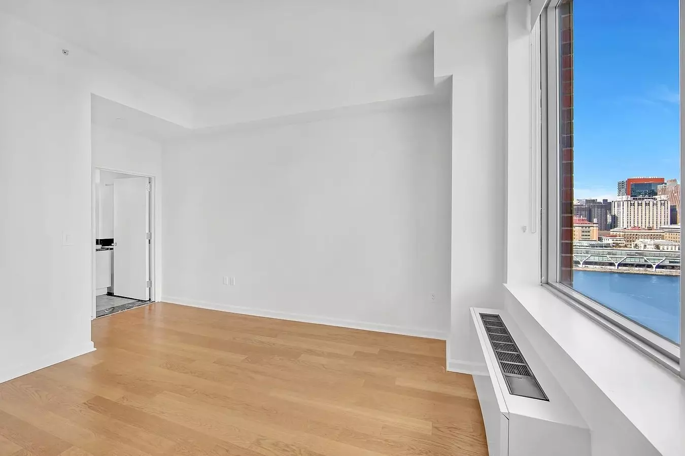Luxury Building, Super Sunny, Corner 1-bedroom 1 Bath Apartment! photo 5