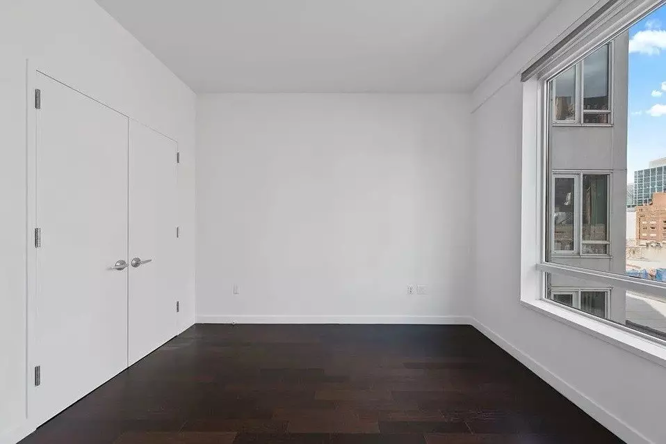 Modern 1 Bedroom Apartment photo 5