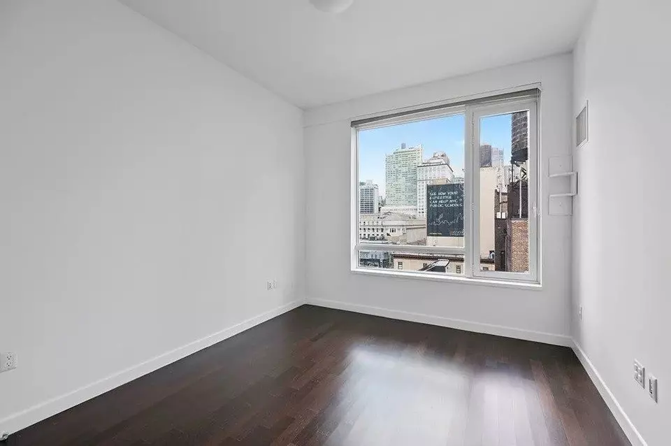Modern 1 Bedroom Apartment photo 3
