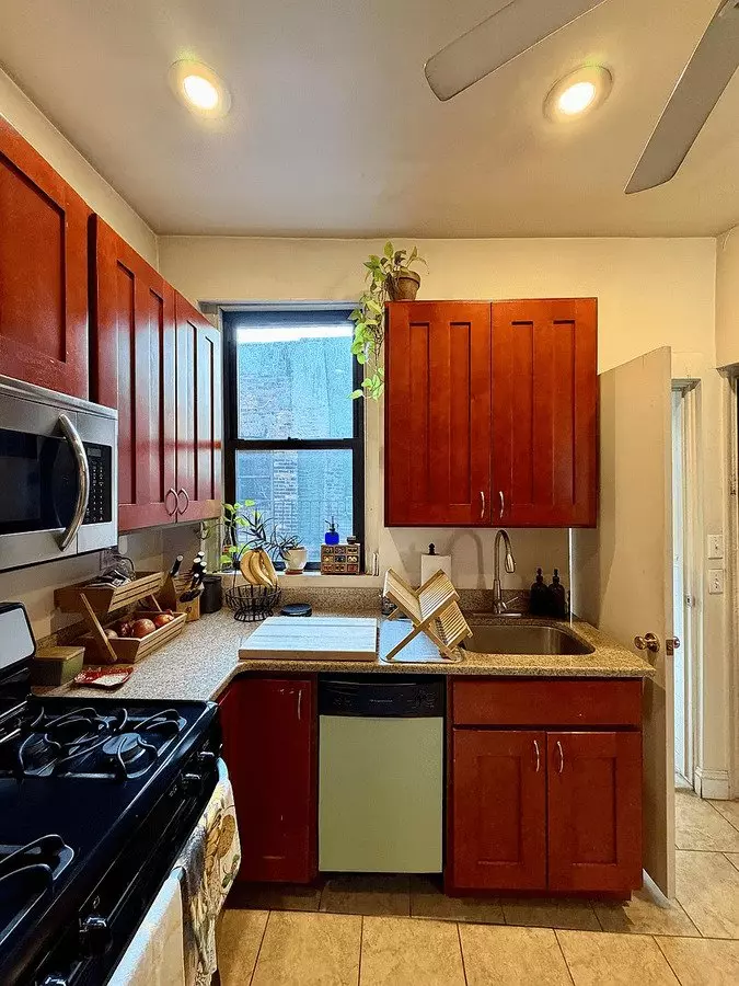 Newly Renovated 2br With Stainless Steel Appliances &amp; Dishwasher photo 4