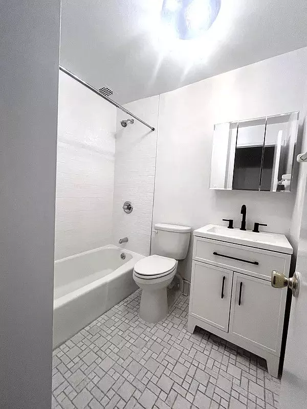 Newly Renovated One Bedroom, One Bath Apartment photo 4