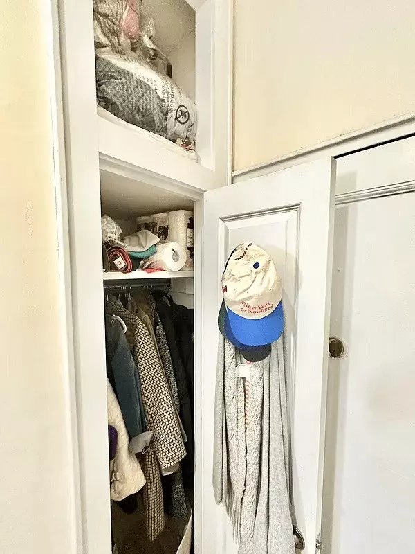 Newly Renovated Studio Apartment photo 3