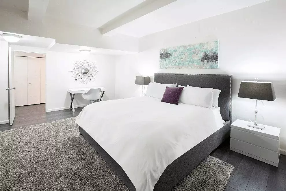 Oversized Furnished 1br | Nearly 900 Sq Ft photo 3