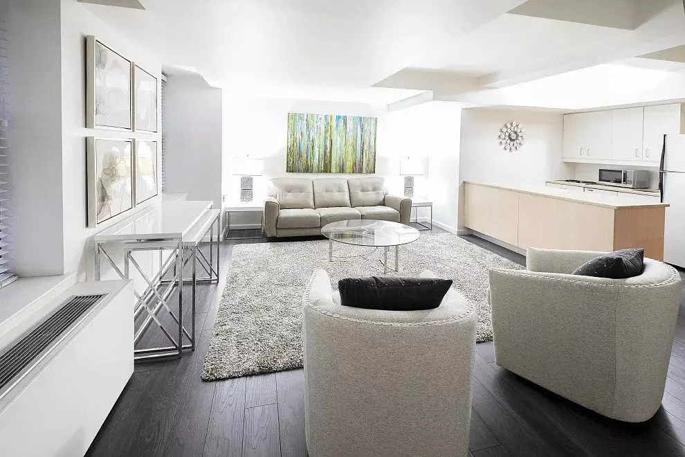 Oversized Furnished 1br | Nearly 900 Sq Ft photo 5