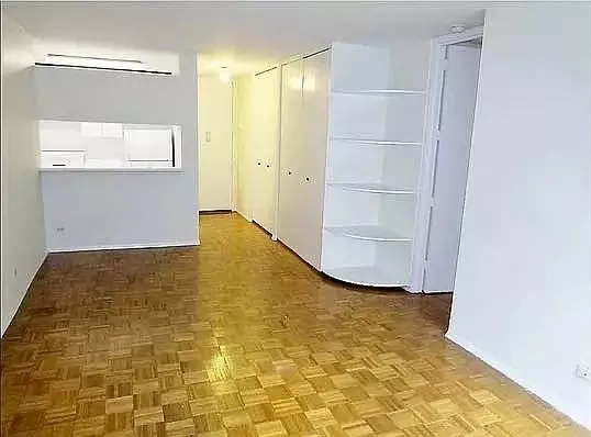 Oversized One-bedroom Apartment Located In The Heart Of The Upper Wes photo 2