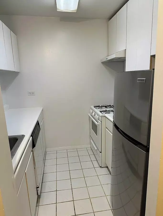Oversized One-bedroom Apartment Located In The Heart Of The Upper Wes photo 4