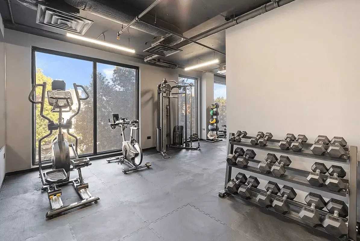 Penthouse 1 Bedroom With Oversized 25' Living Room And King Bedroom photo 4
