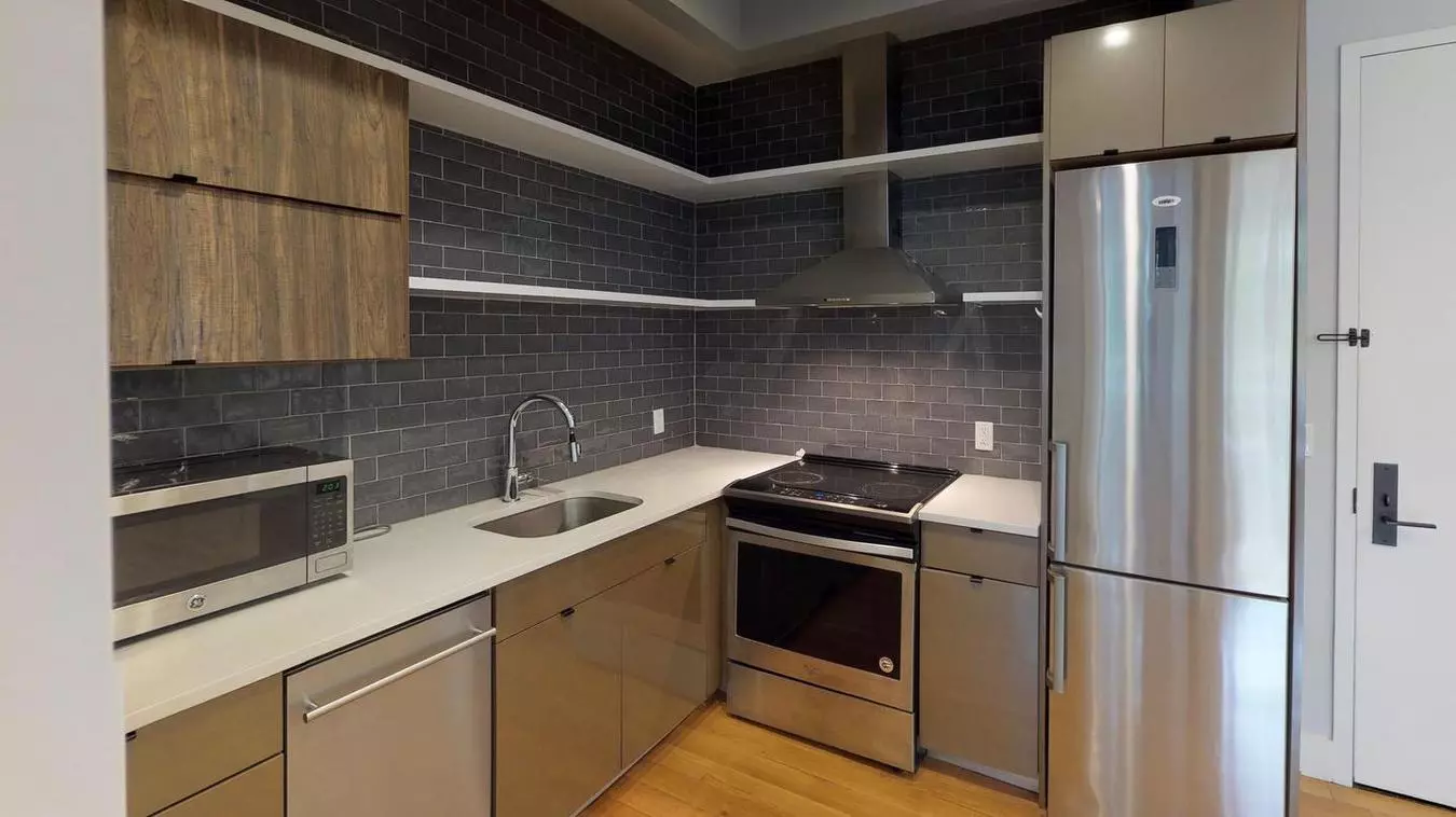 Private Bedroom in Upscale Bushwick Apartment With Rooftop Deck photo 3