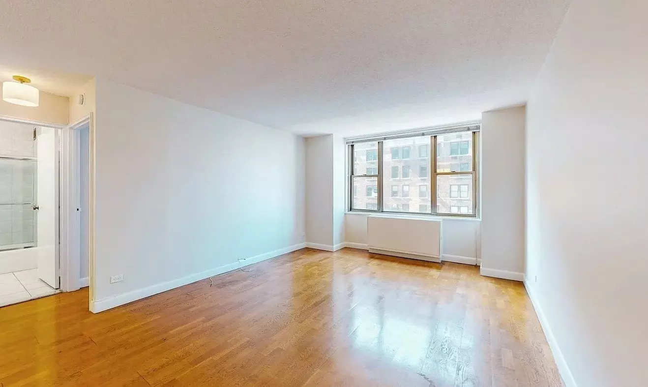 Spacious 1 Bedroom Apartment Available photo 3