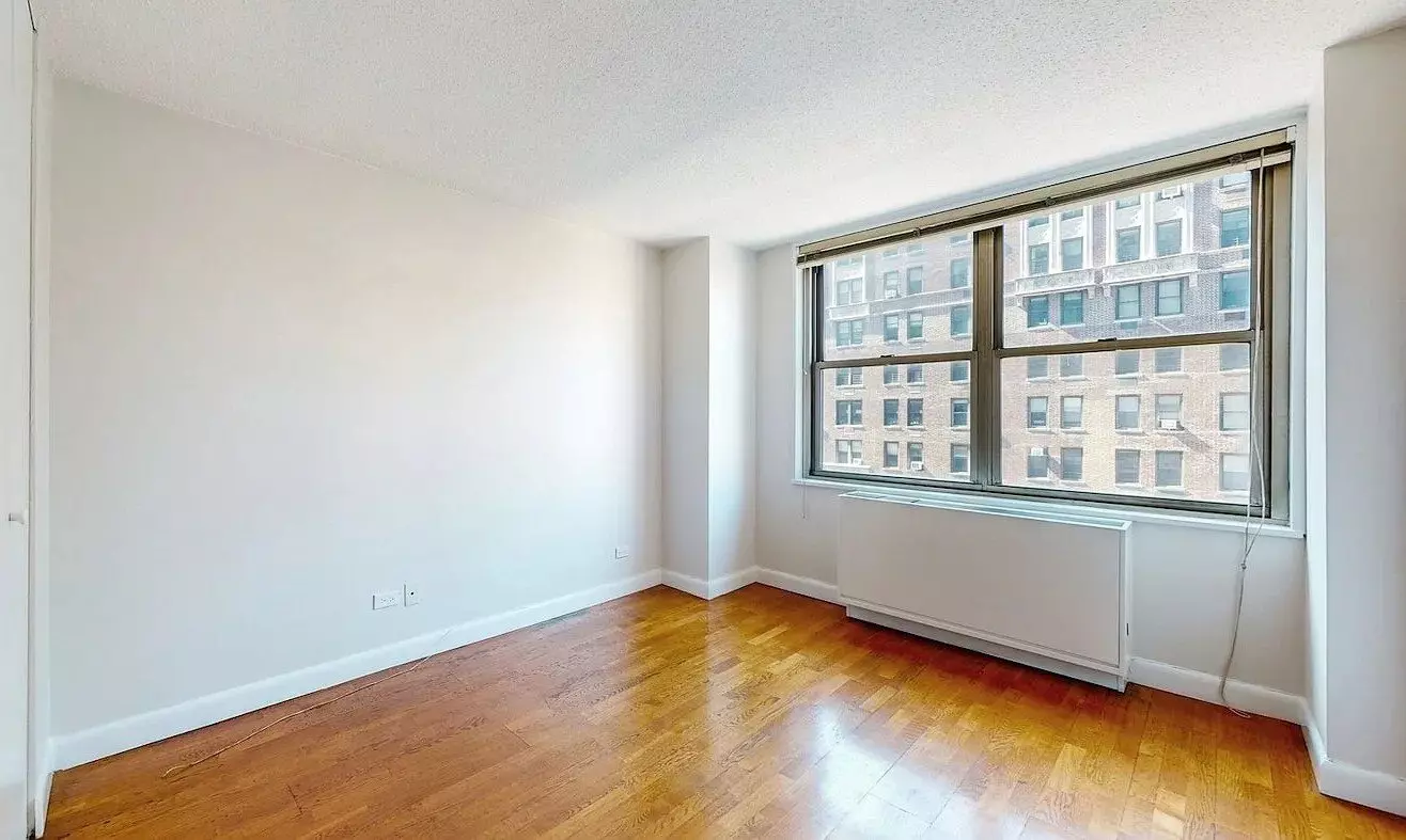 Spacious 1 Bedroom Apartment Available photo 5