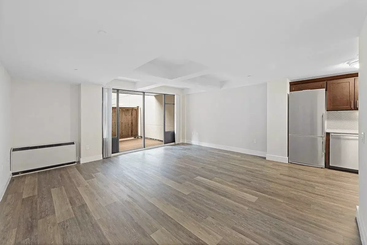 Spacious One-bedroom With Open Kitchen, And Its Private Balcony photo 3