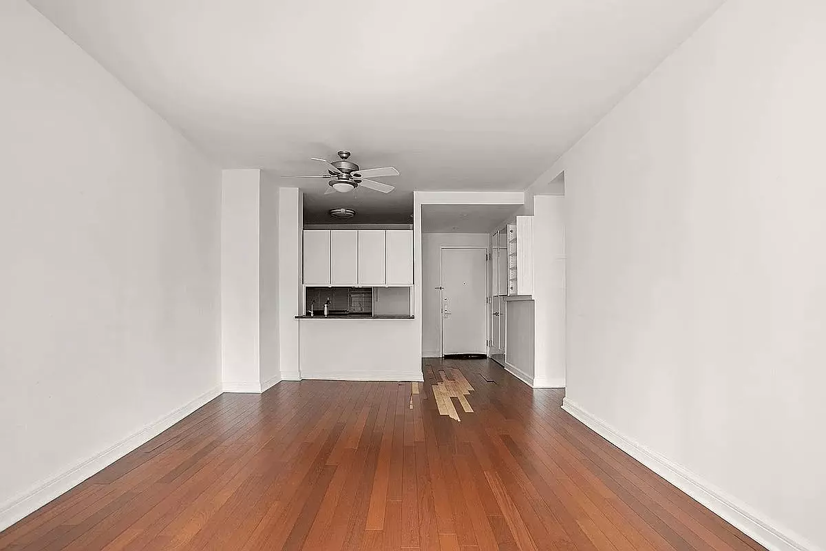 A Well Sized 1Bedroom 1Bathroom Apartment photo 4