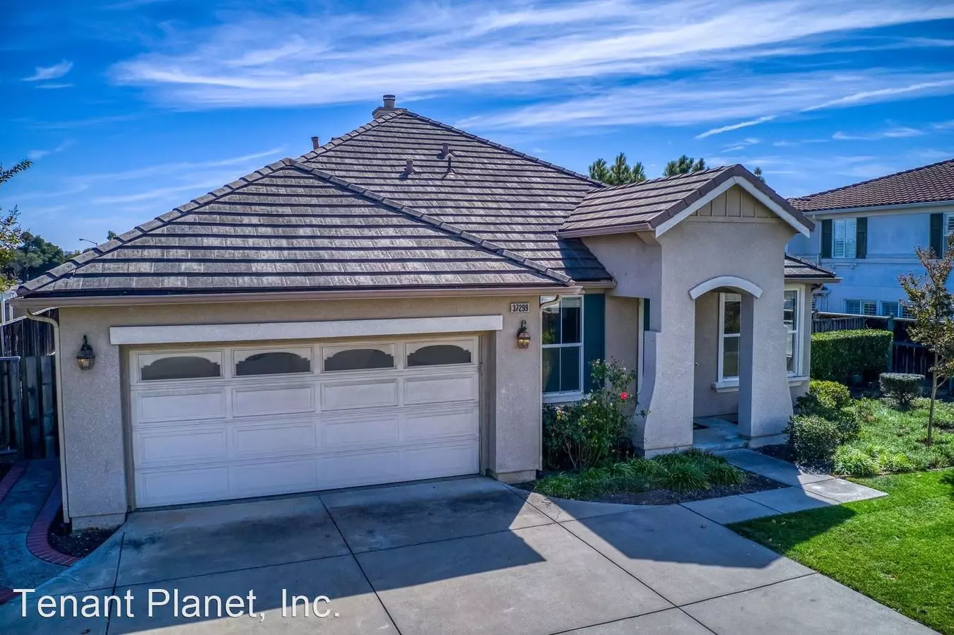 4Bed/3Bath EXECUTIVE HOME FOR RENT IN NEWARK photo 3
