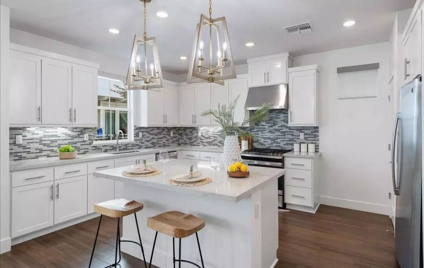 $5,700 | Stunning 5br/4.5ba Model-like Home In Newark's Bridgeway Community! photo 5
