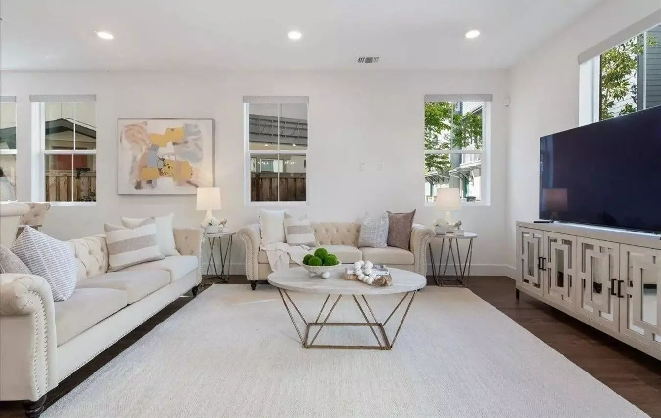 $5,700 | Stunning 5br/4.5ba Model-like Home In Newark's Bridgeway Community! photo 3
