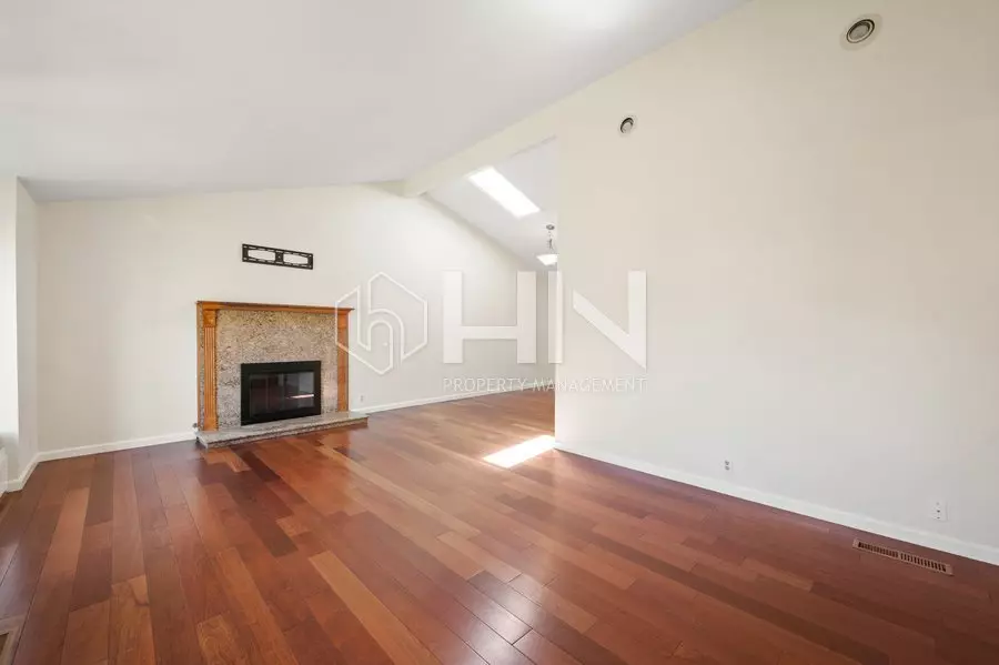 5686 Geranium Ct photo 5
