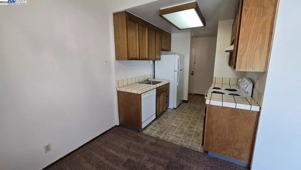 6318 Joaquin Murieta Avenue, Newark, CA 94560 photo 4