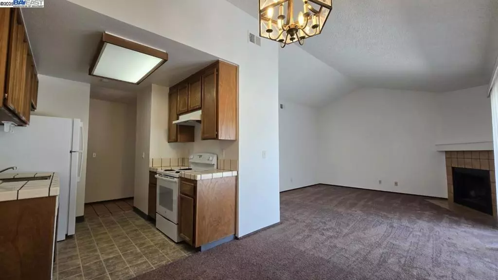 6318 Joaquin Murieta Avenue, Newark, CA 94560 photo 2